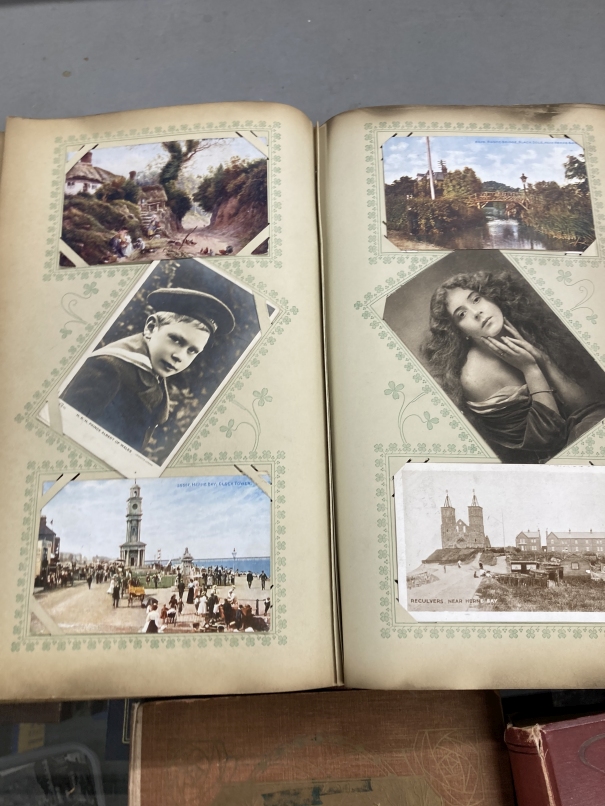 Postcards: Edwardian Art Nouveau albums containing many hundreds of cards including glamour, - Image 3 of 6