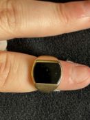 Hallmarked Jewellery: 9ct gold signet ring rectangular shaped head 12.5mm x 10mm, set with black