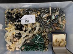 20th cent. Costume Jewellery: Includes bead necklets, earrings, brooches, etc.