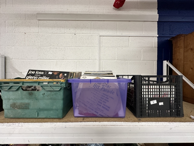 Records/Vinyls: 45's including The Beatles, Elvis, The Who, Dave Barry, Ray Charles, etc. Approx. - Image 2 of 2