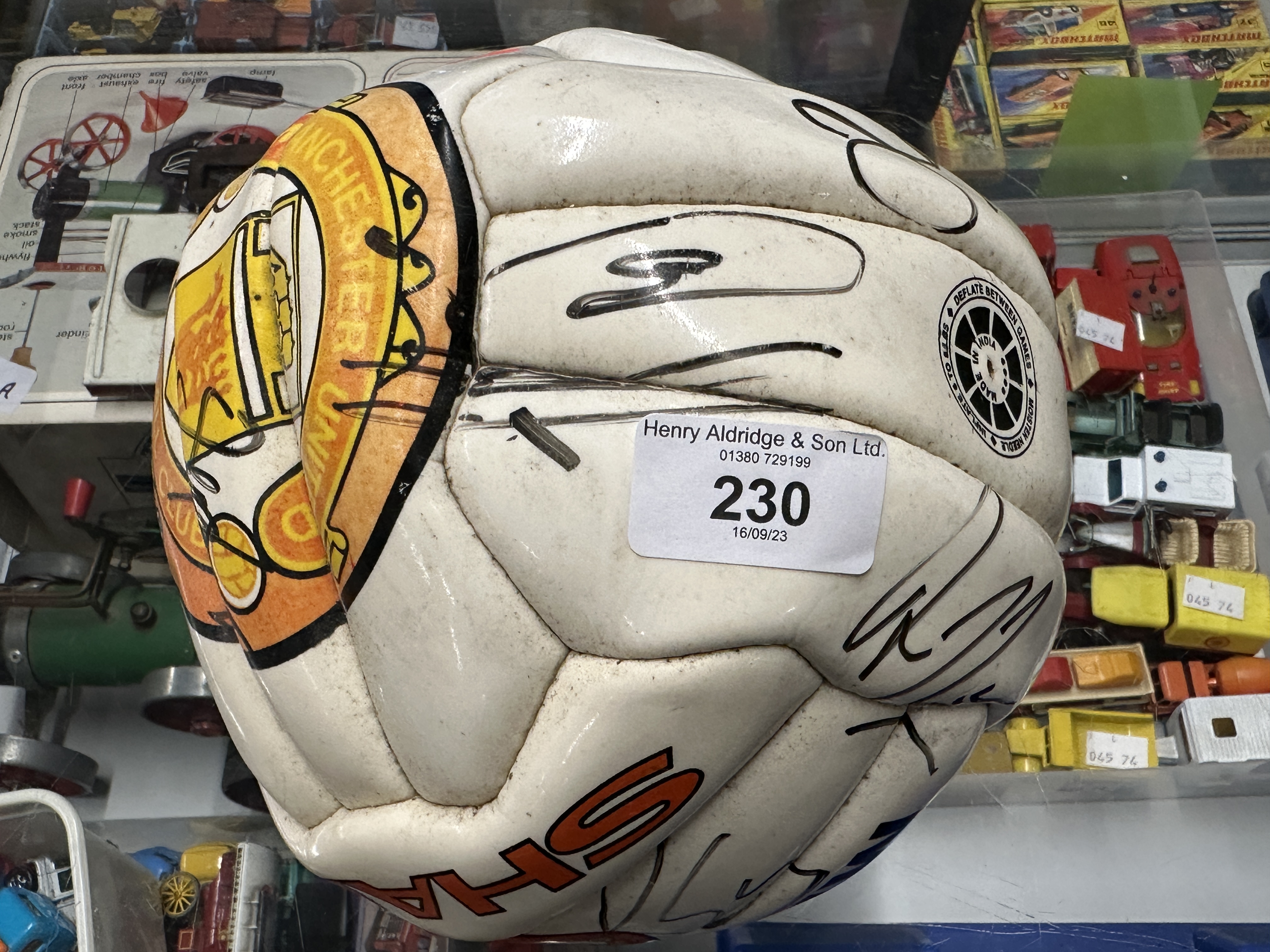 Sports Memorabilia: Manchester United football late 1990s/early 2000s signed by Sir Alex Ferguson