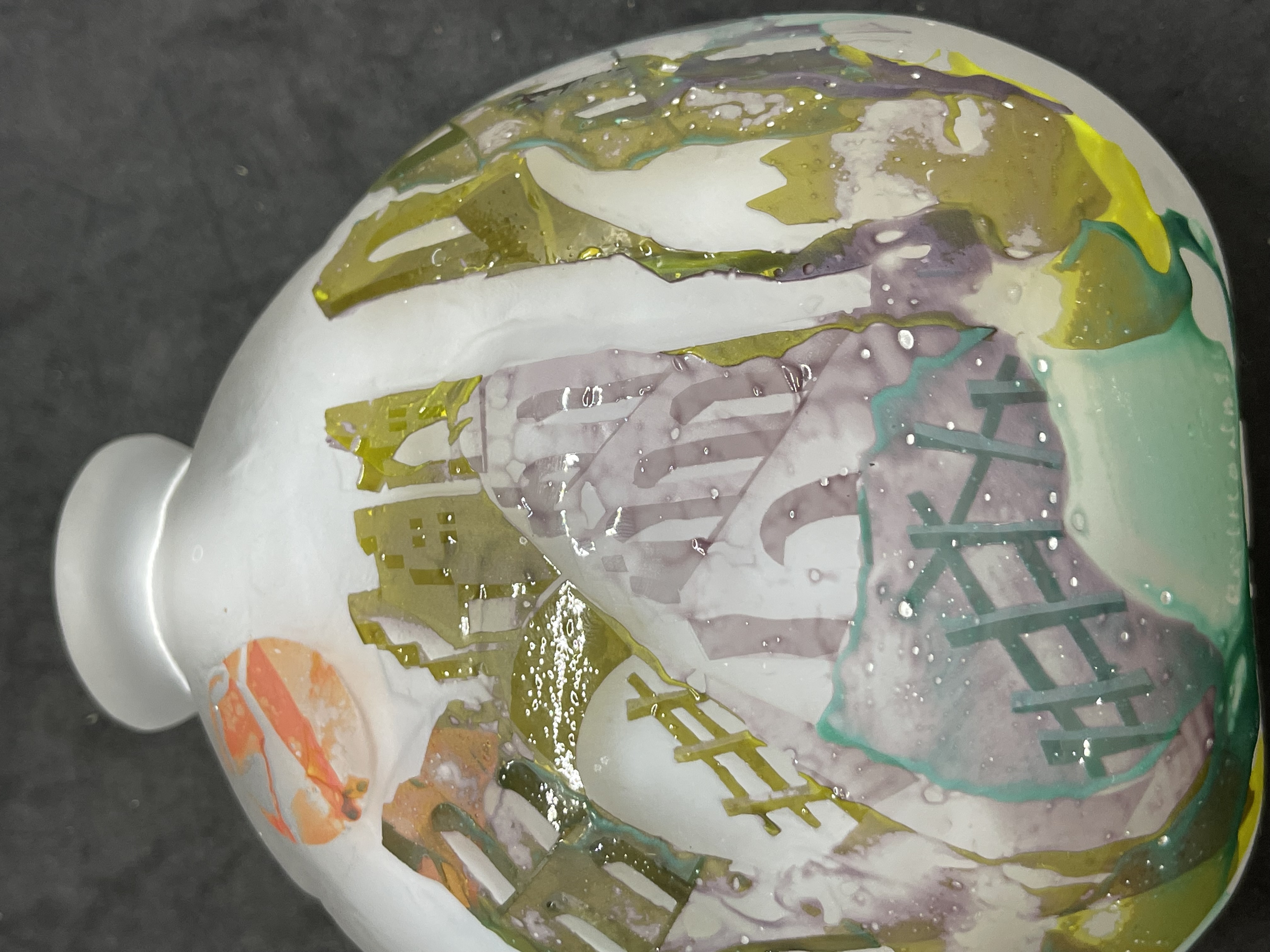 Frosted Art Glass: Vases with overlay decoration depicting ruined buildings, possibly Hiroshima, one - Image 4 of 4