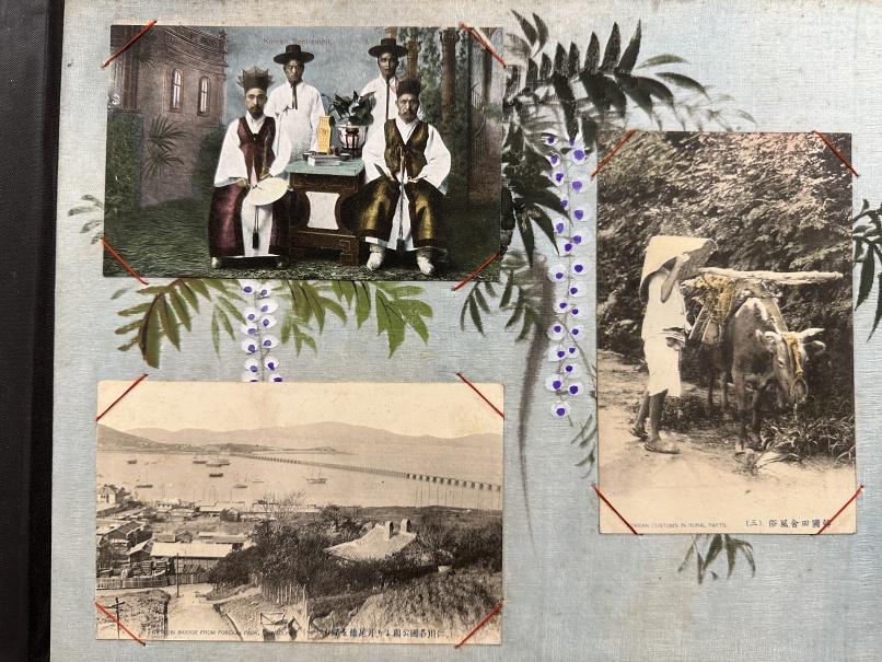 Early 20th cent. Black lacquer albums of Chinese, Japanese and Maltese postcards from the early 20th - Image 4 of 5