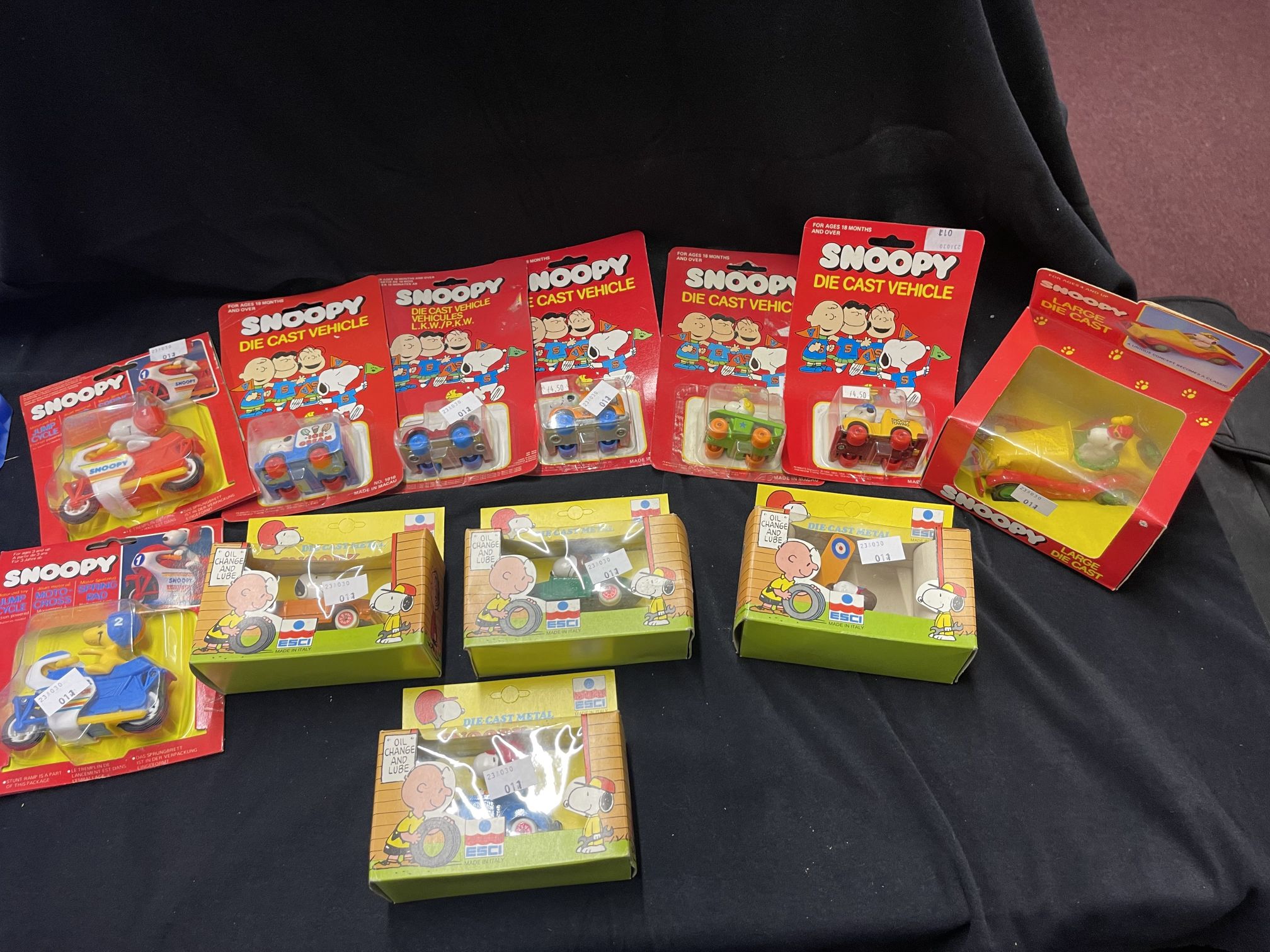 Peanuts and Snoopy collectable diecast vehicles to include ESCI Snoopy's Garage Jeep, Beetle, - Image 2 of 7