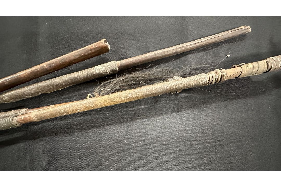 Tribal: 18th/19th cent. Three fighting/stabbing spears and an axe. - Image 3 of 3