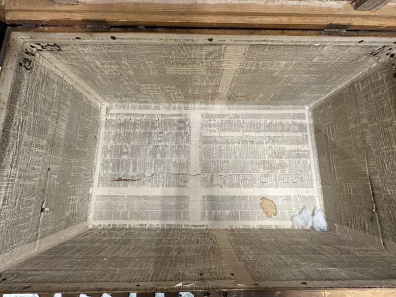 Furniture: - Image 4 of 4