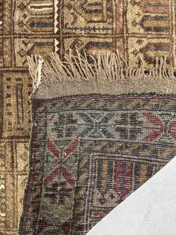 Carpets & Rugs: - Image 3 of 6