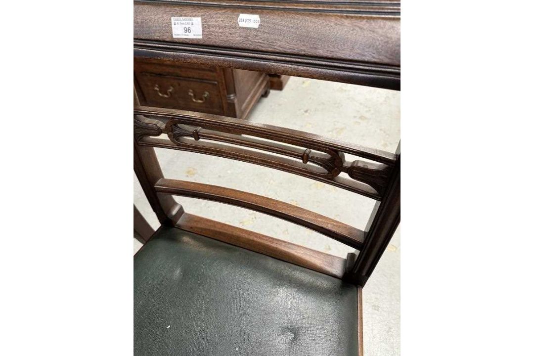 Furniture: - Image 3 of 6