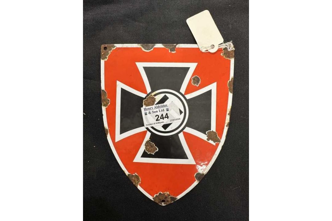 Military: - Image 3 of 4