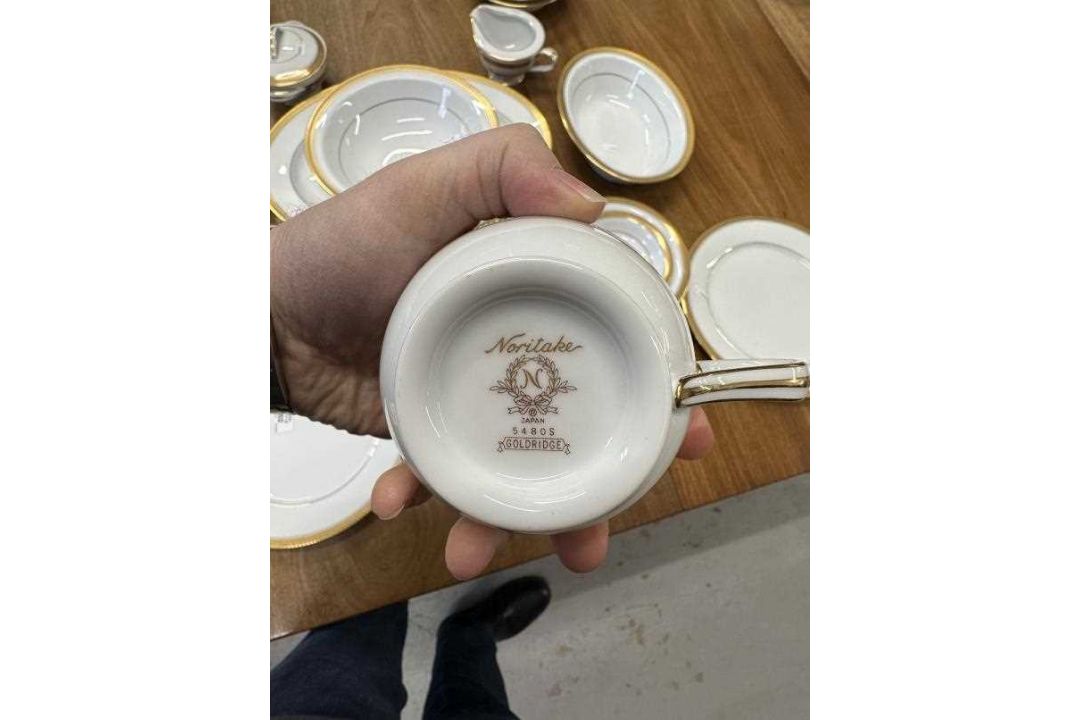 Ceramics: - Image 2 of 4