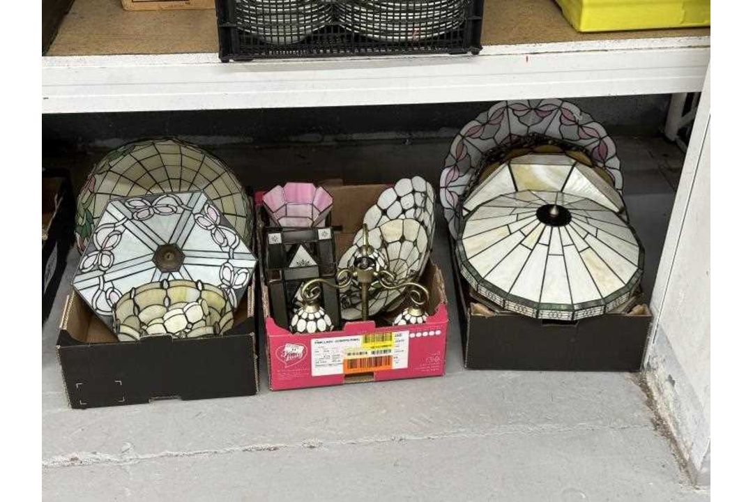 Lighting: - Image 1 of 4