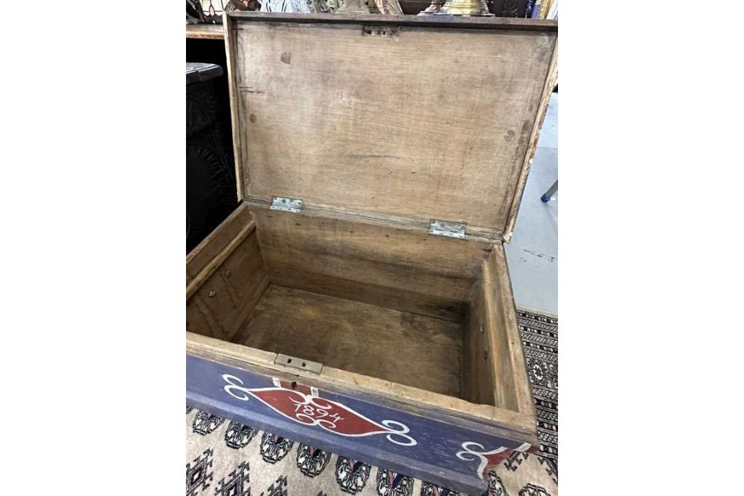 Furniture: - Image 2 of 4