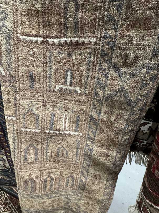 Carpets & Rugs: - Image 4 of 6