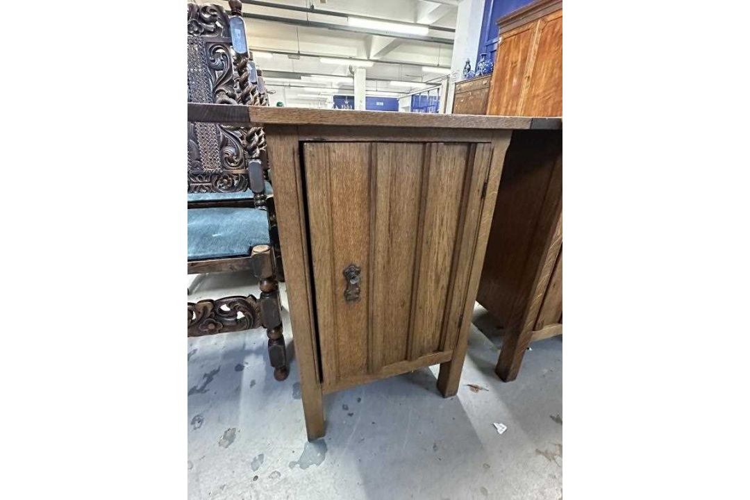 Furniture: - Image 2 of 4