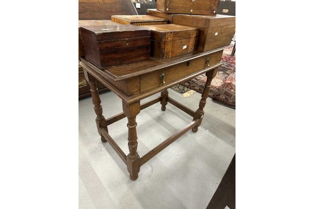 19th cent. Oak lowboy with pear drop handles.