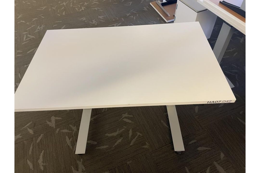 (4qty) Knoll 48"x 29.5" Portable Sit-Stand Desk - Image 6 of 6