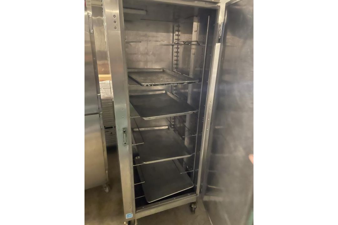 Metro C589-SFS-U 8 Series Insulated Reach-In Holding Cabinet - Image 4 of 5