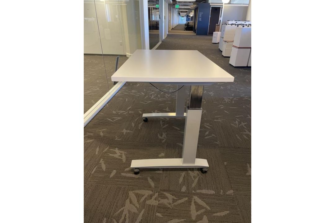 (4qty) Knoll 48"x 29.5" Portable Sit-Stand Desk - Image 2 of 6