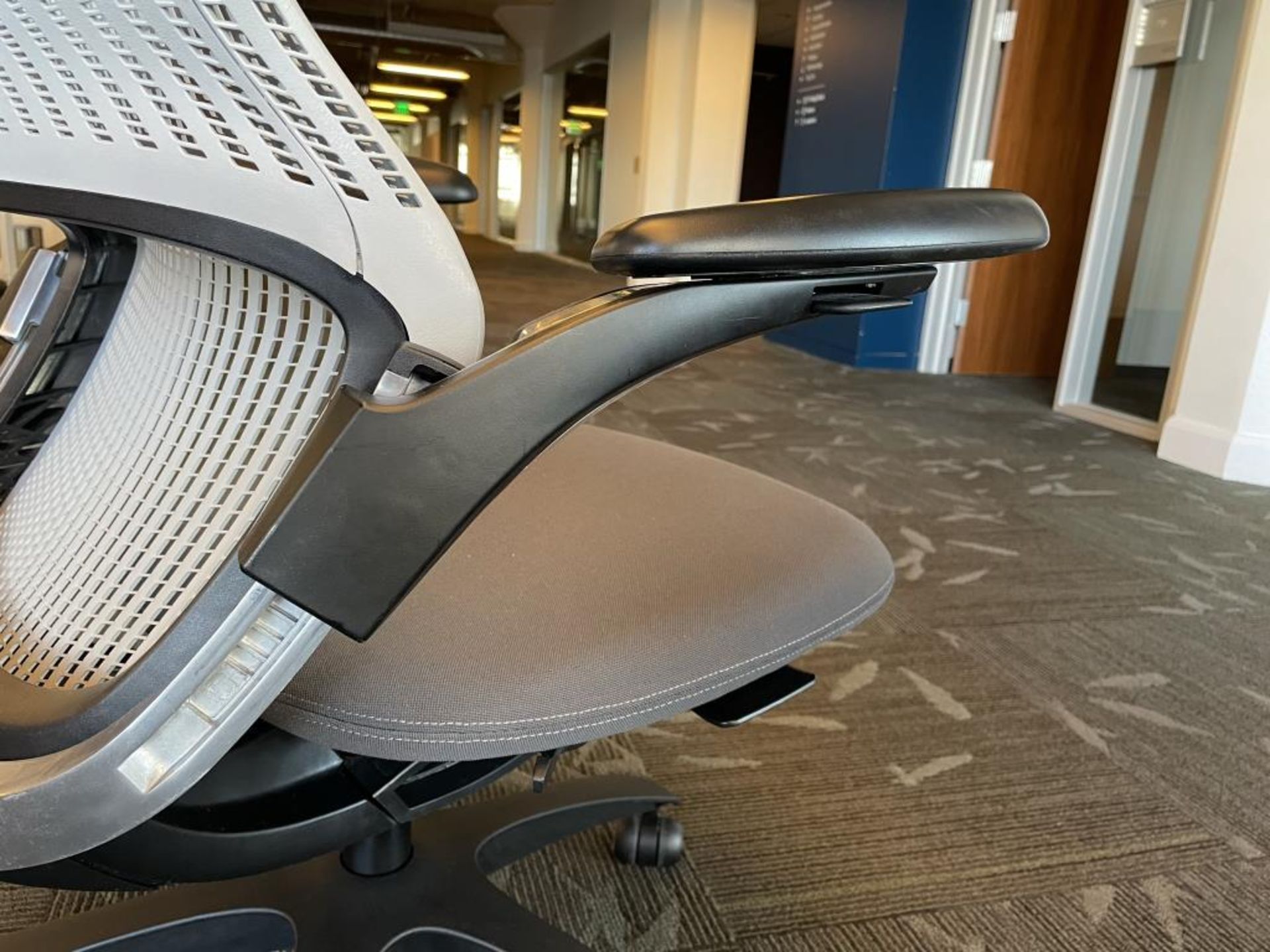 Knoll Generation High Performance Task Chair - Image 3 of 11