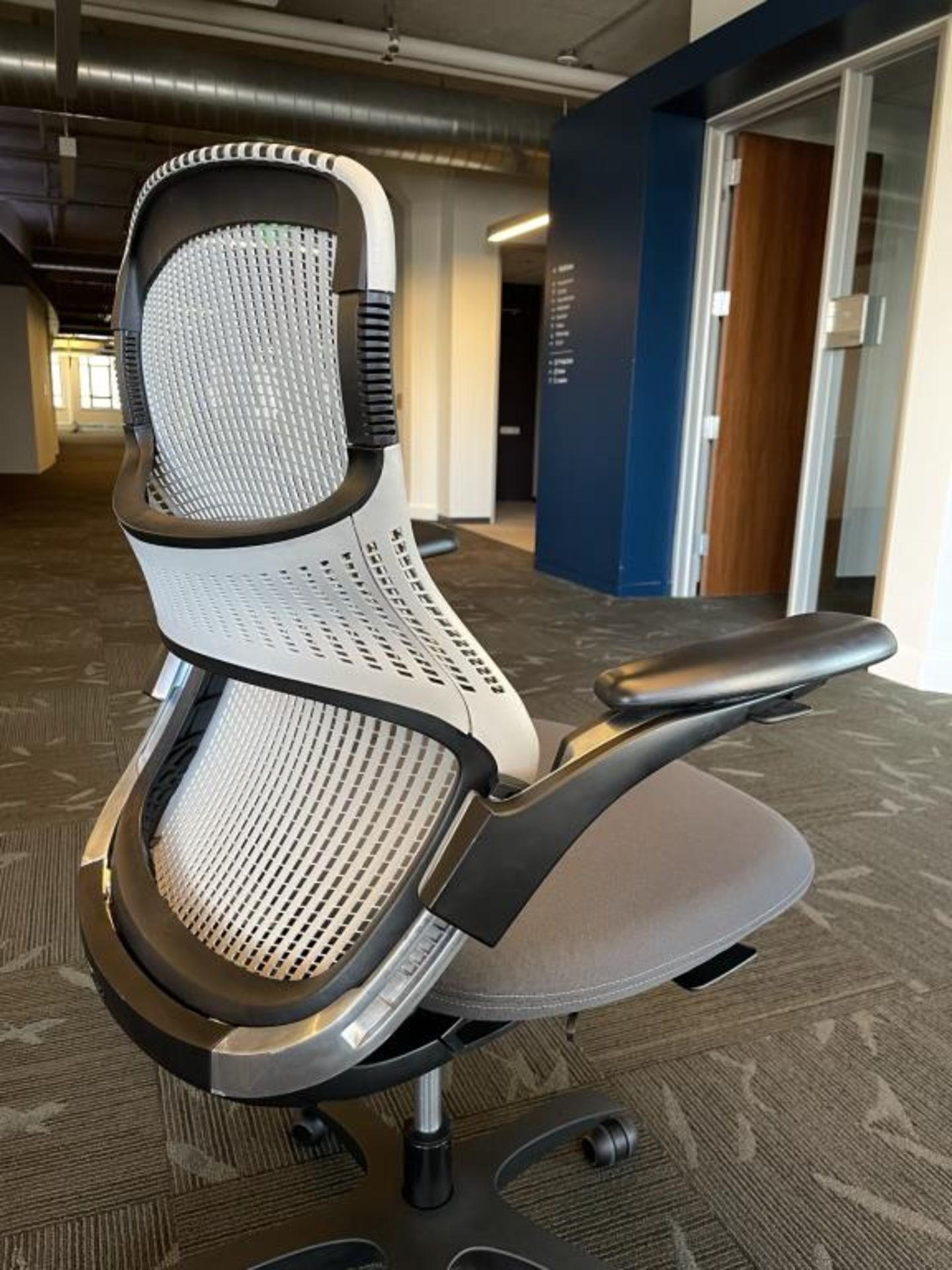 Knoll Generation High Performance Task Chair - Image 9 of 11
