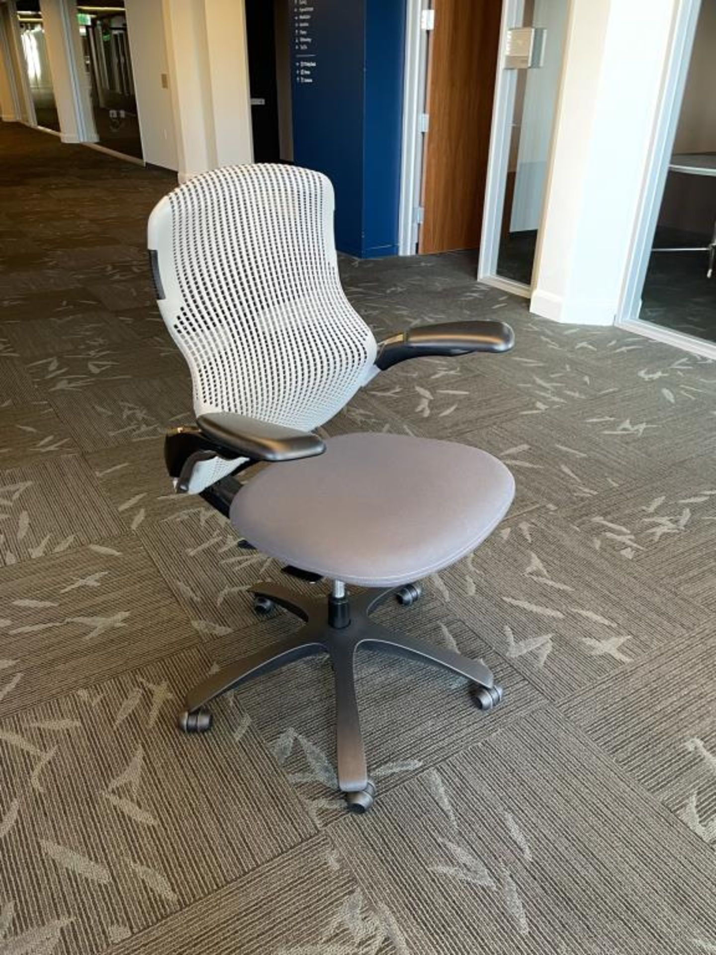 Knoll Generation High Performance Task Chair - Image 10 of 11