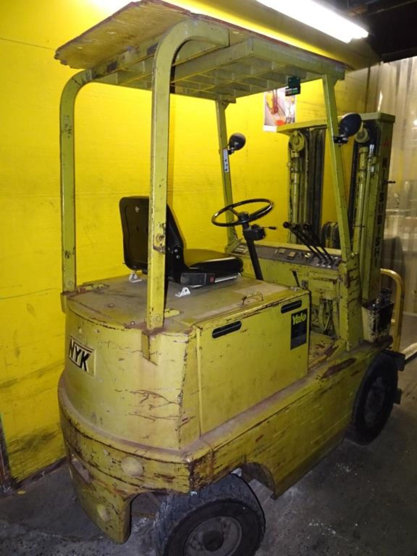 Forklift - Image 6 of 9