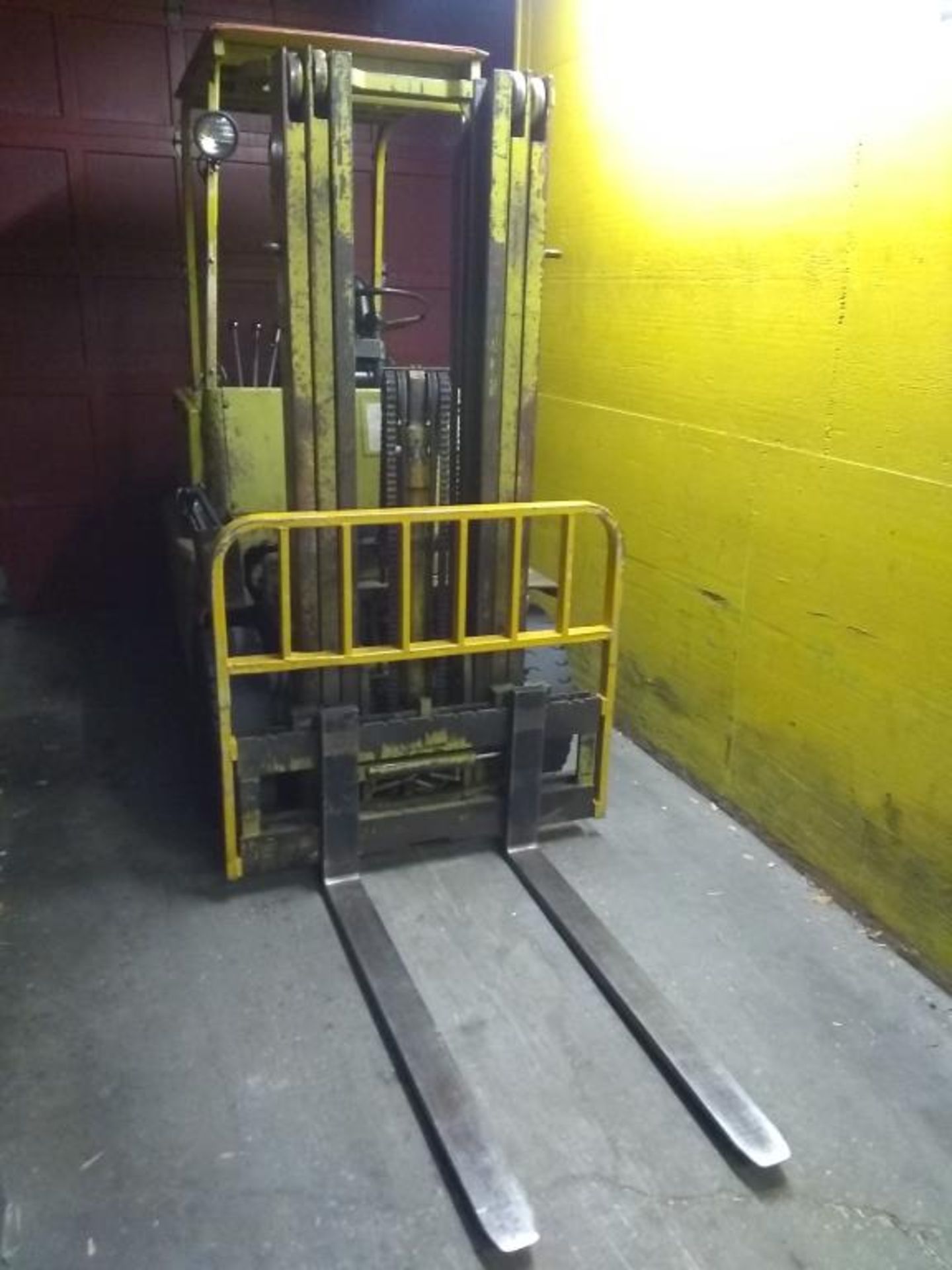 Forklift - Image 2 of 9