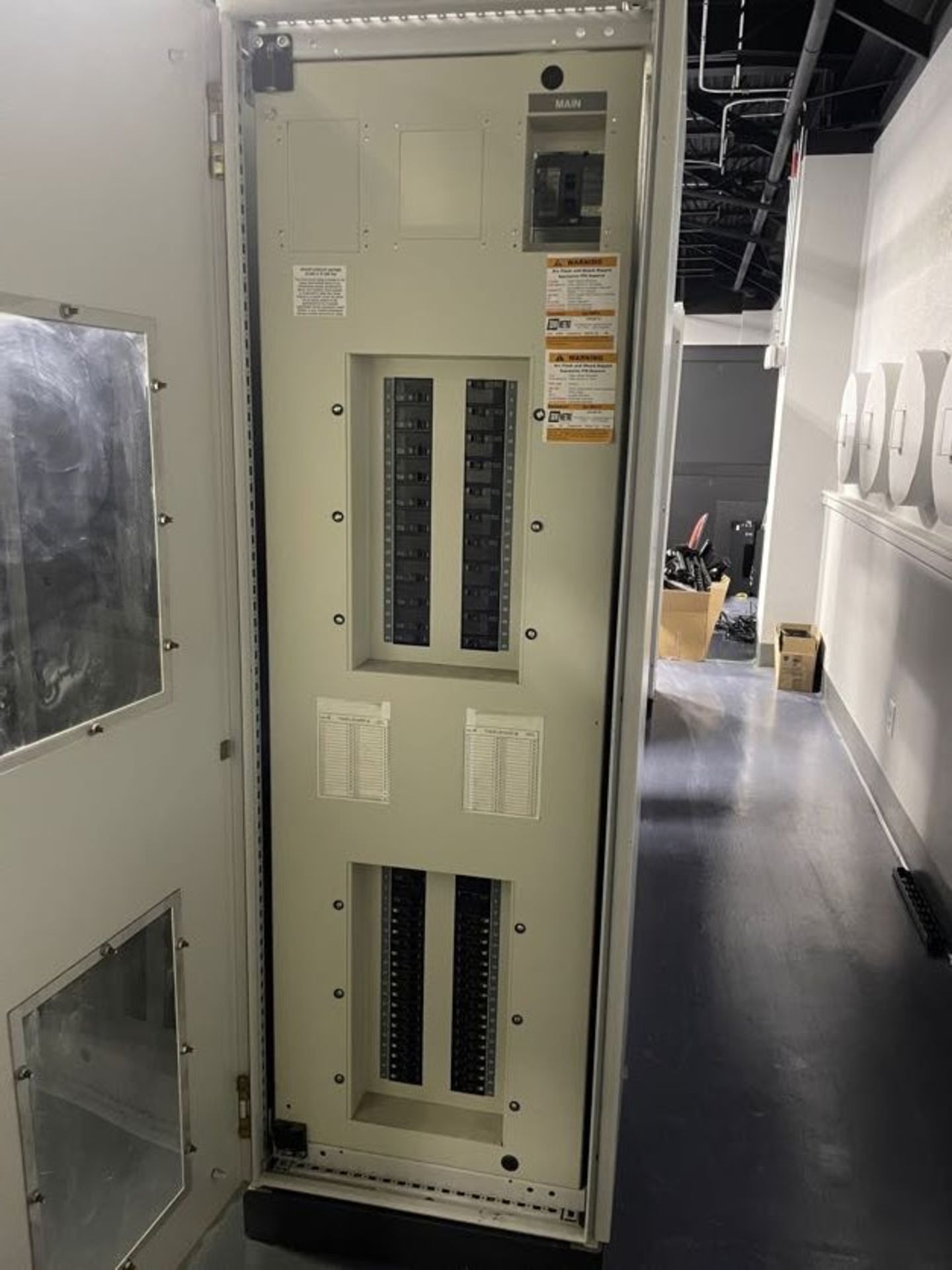 Eaton Power Panels - Image 5 of 11