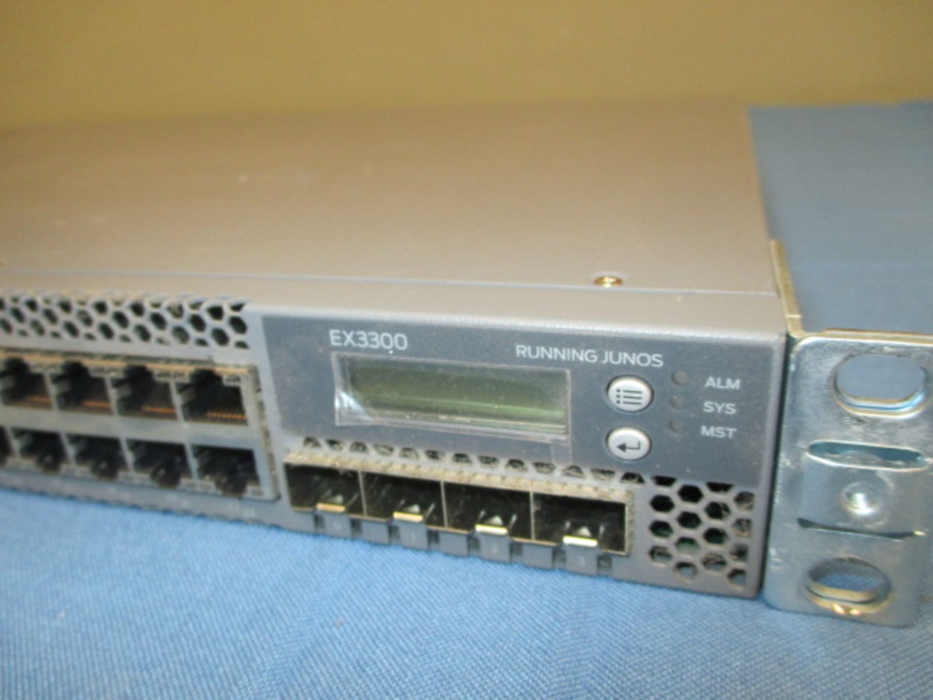Juniper Ethernet Switch - Image 2 of 4