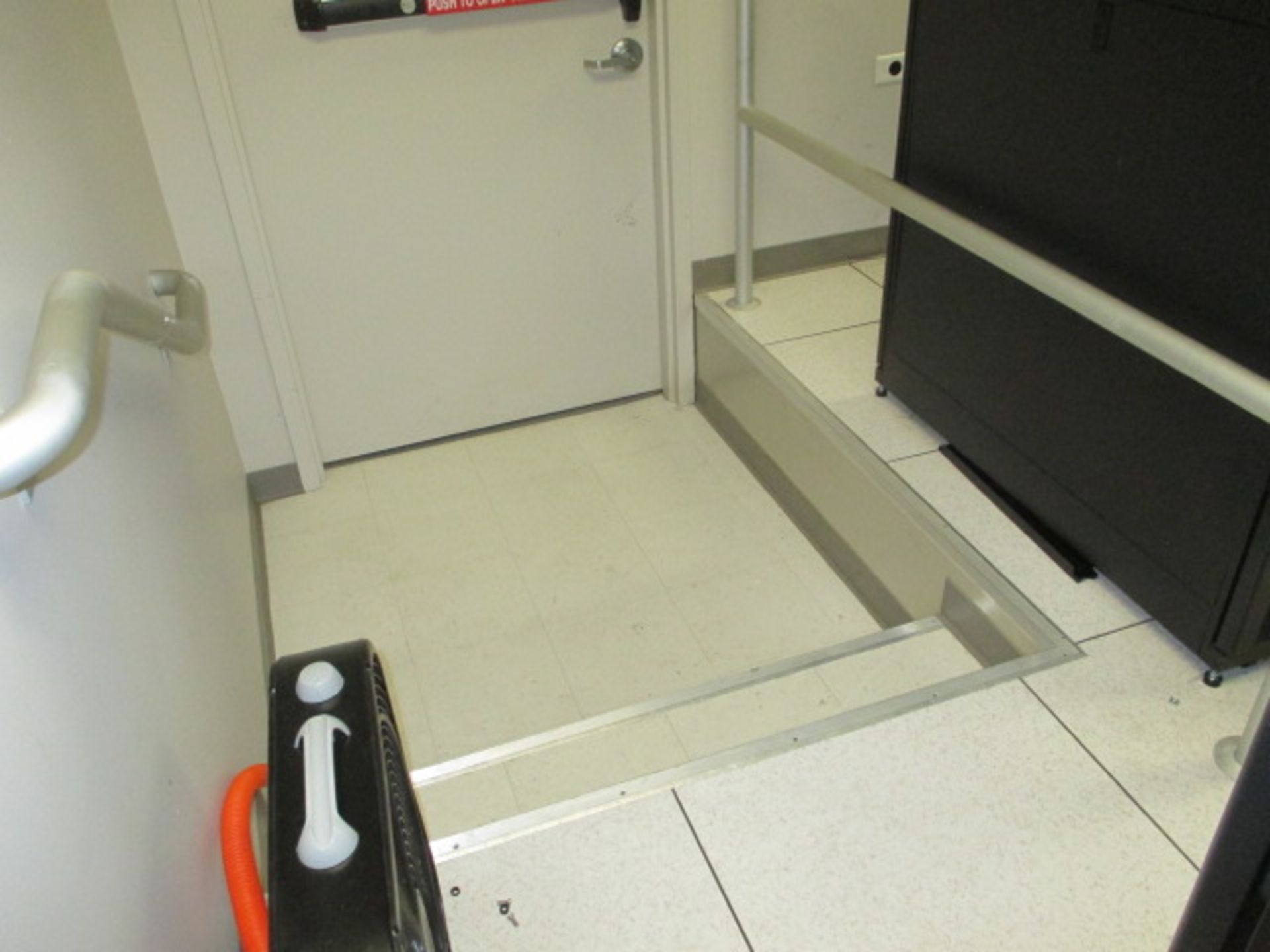 Data Center Flooring - Image 4 of 6