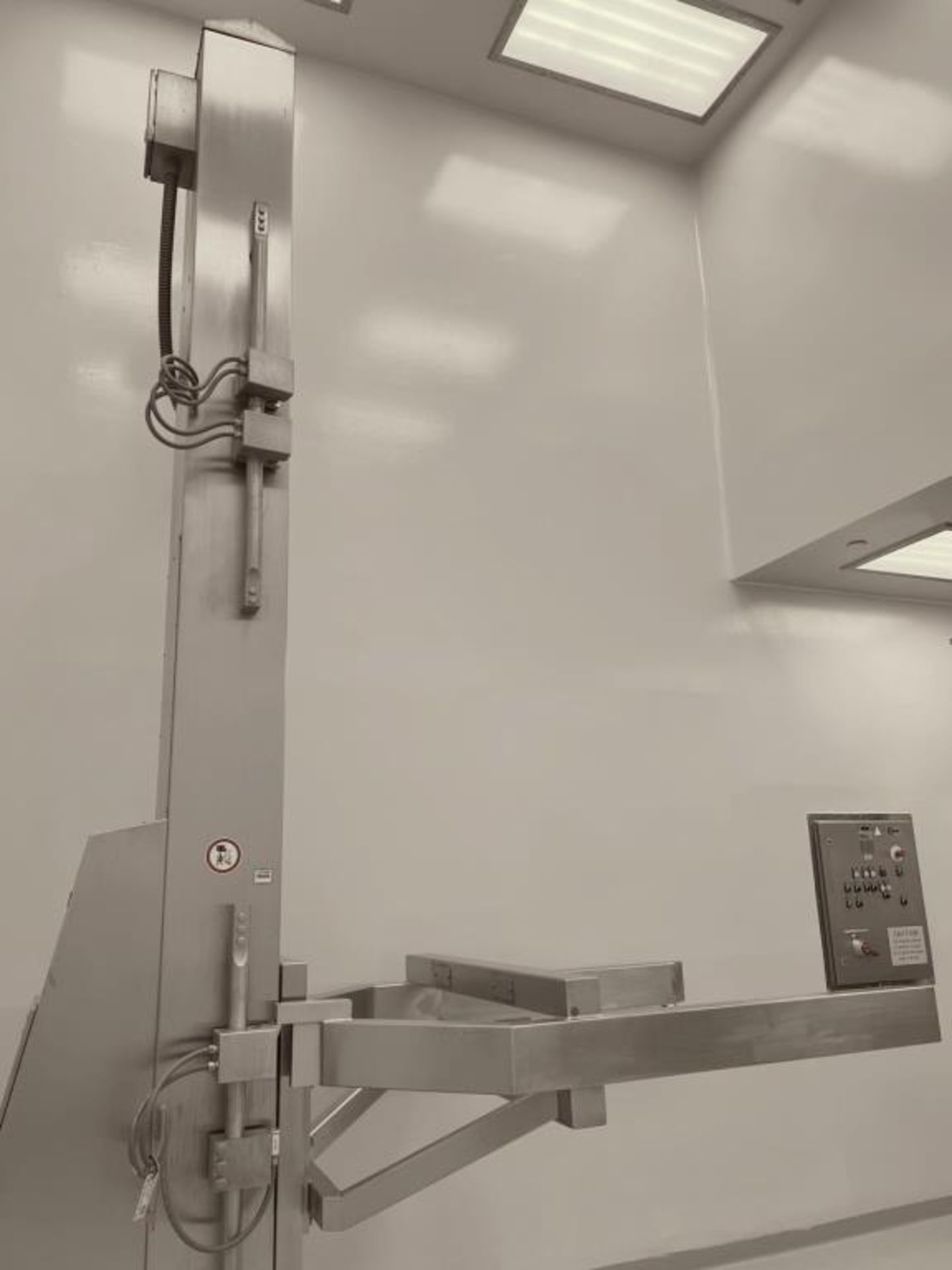 Glatt Post Type Lift & Discharging Device - Image 3 of 6