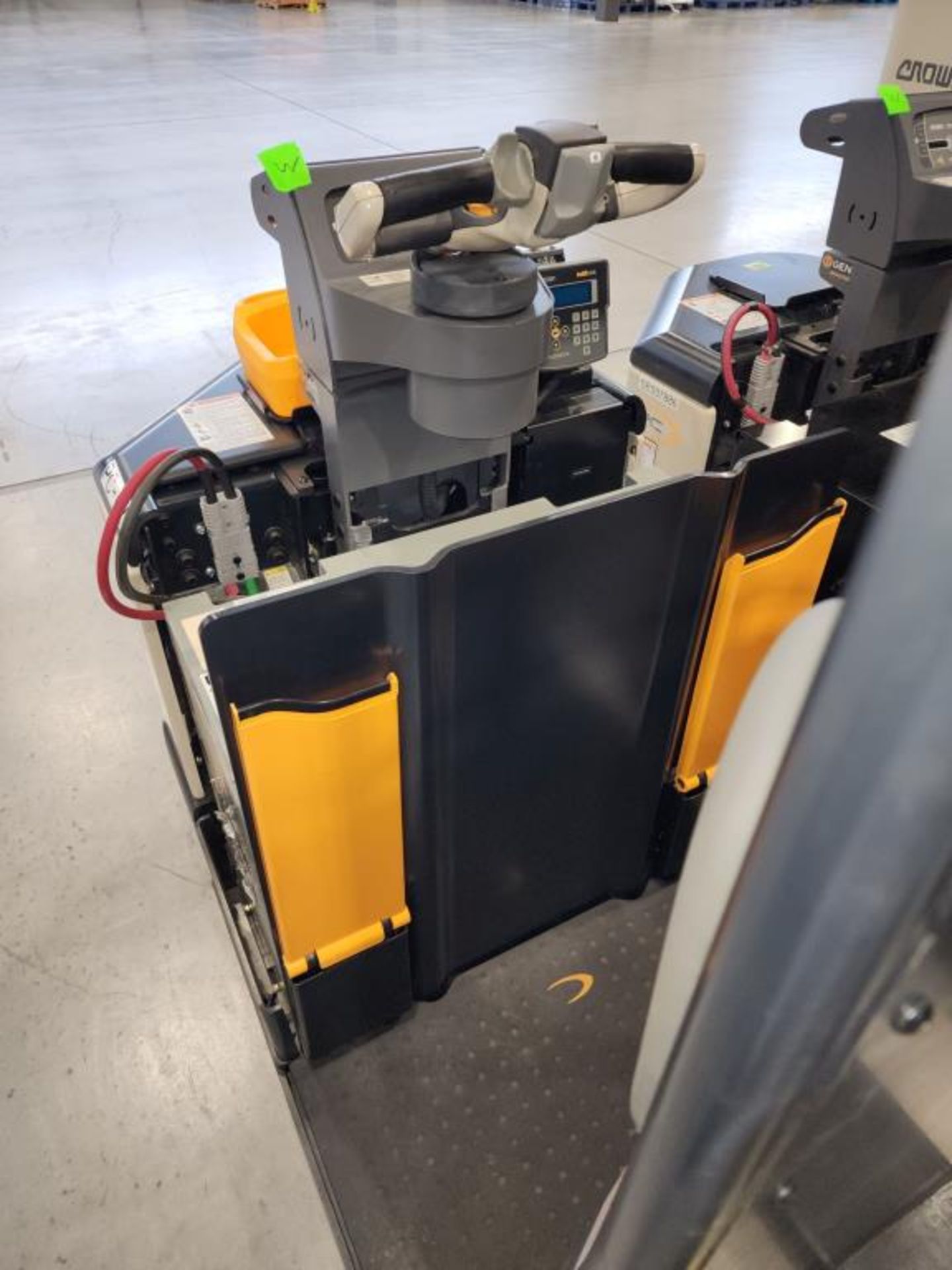 Crown Electric Pallet Truck - Image 5 of 13