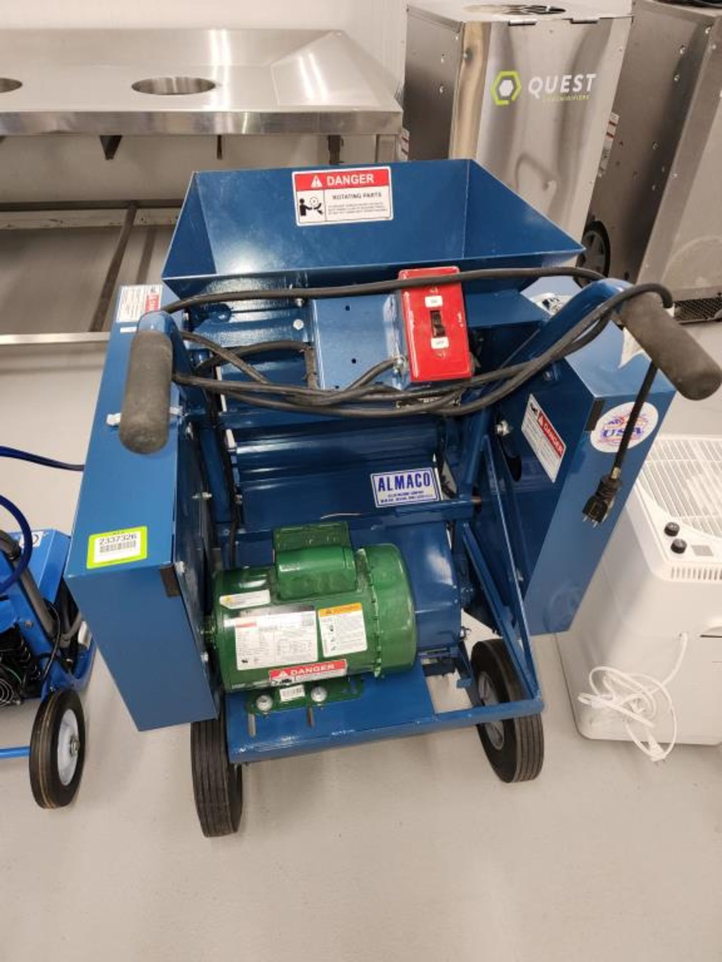 Small Bundle Thresher