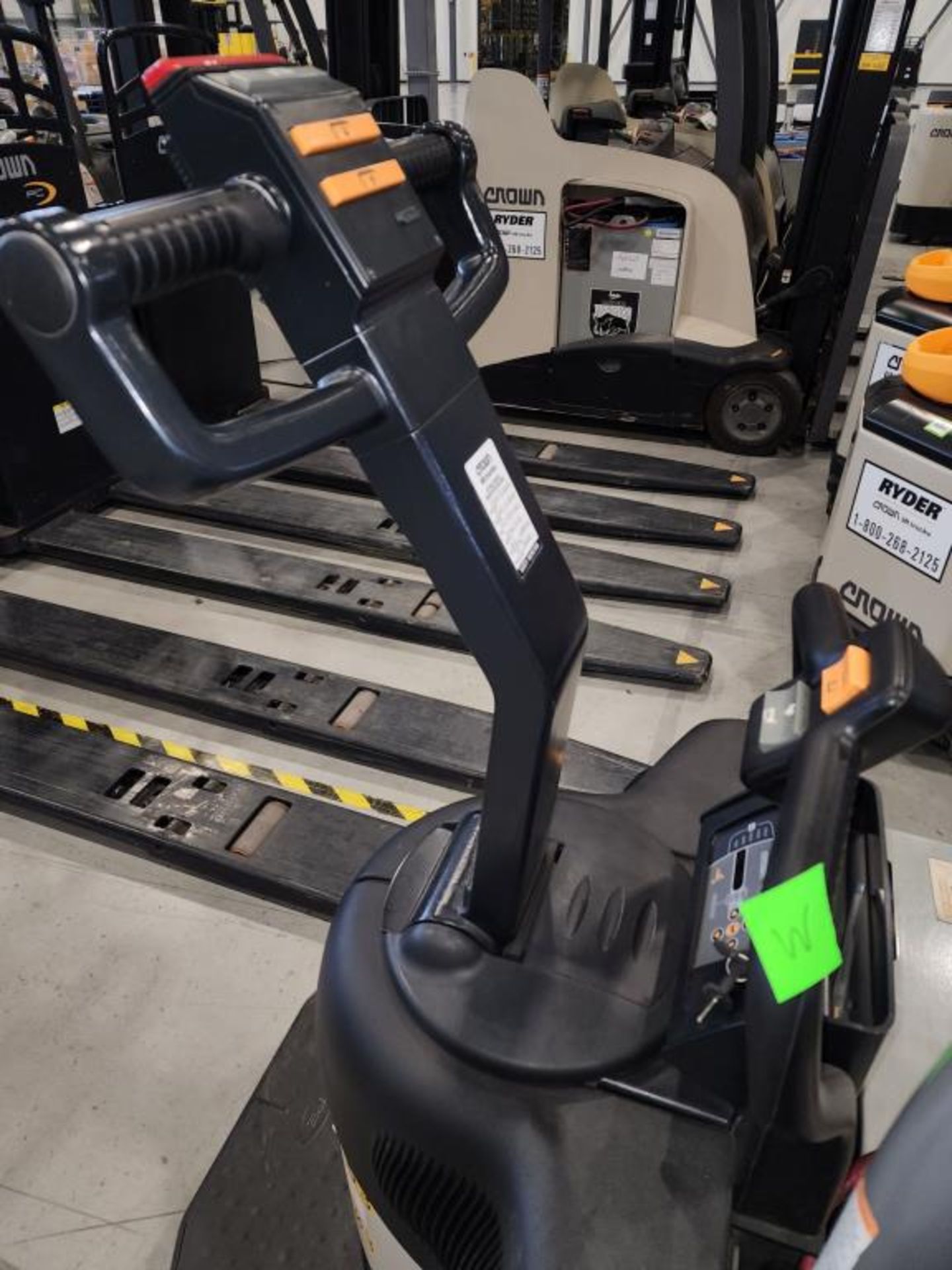 Crown Electric Pallet Truck - Image 8 of 11