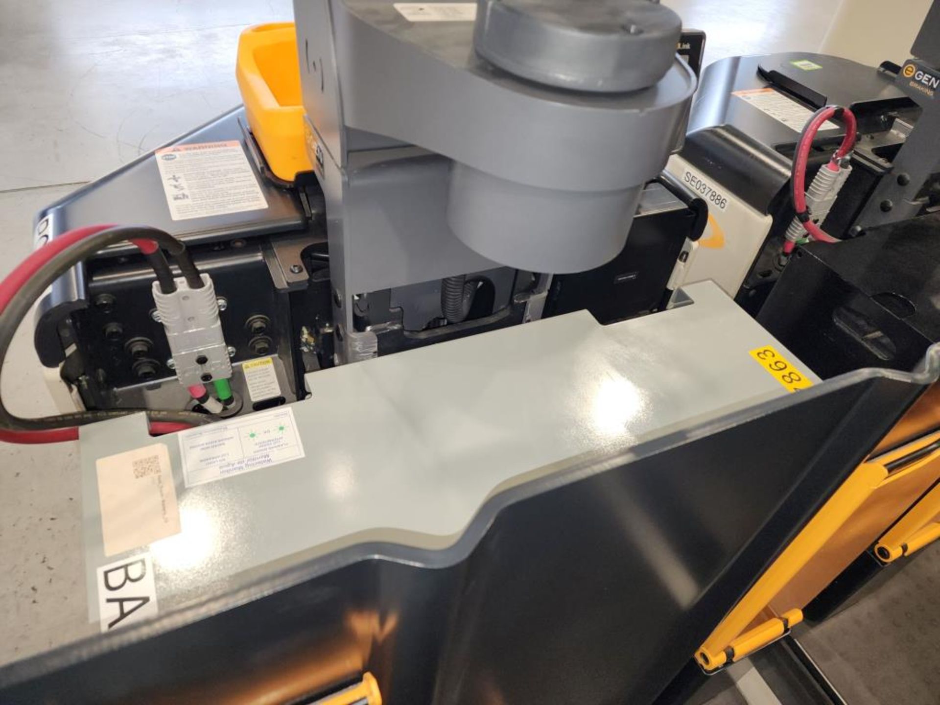 Crown Electric Pallet Truck - Image 6 of 13