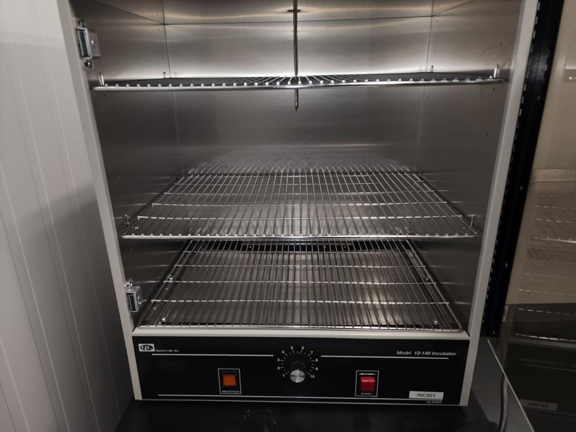 Incubator - Image 4 of 4