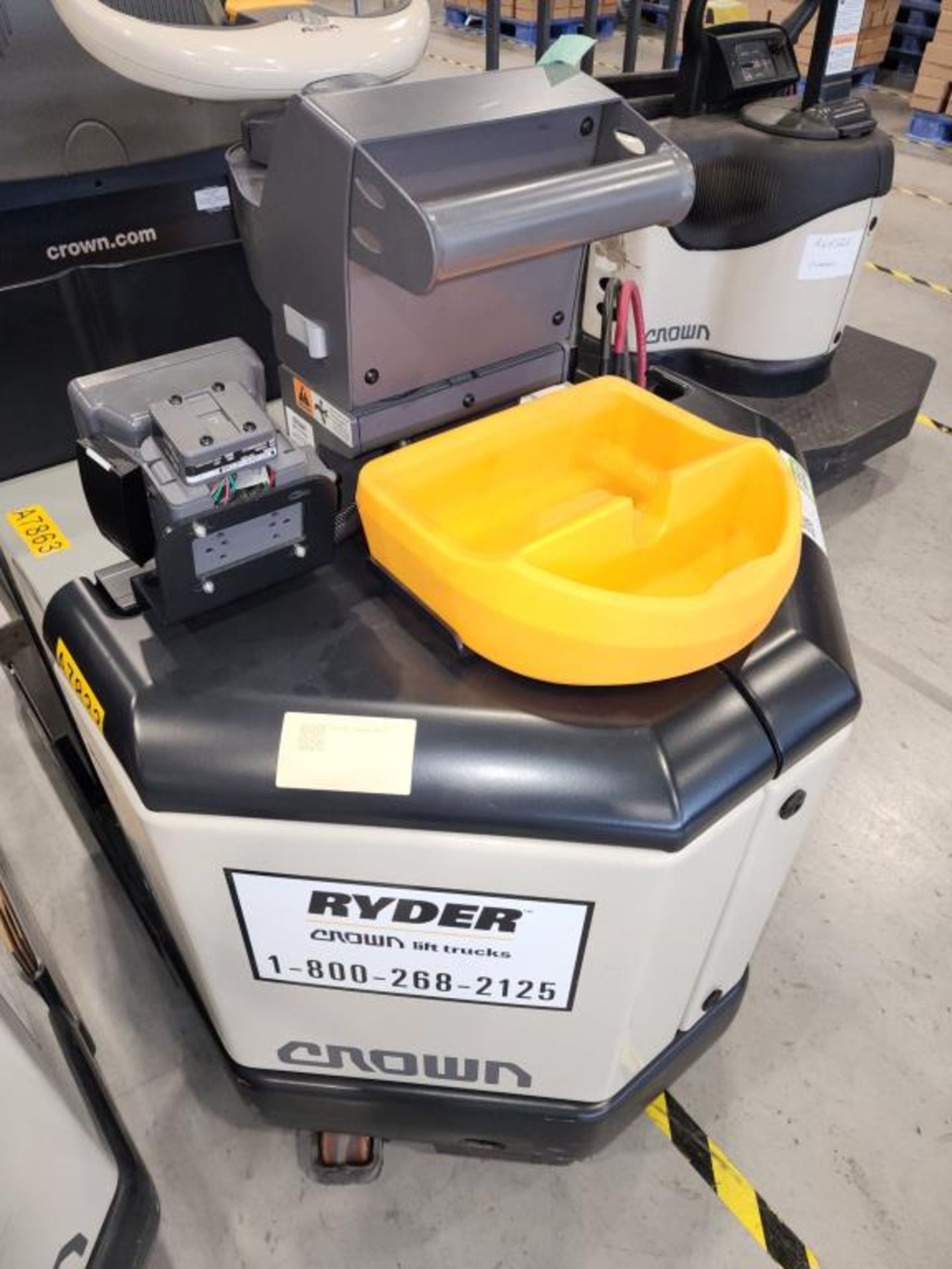 Crown Electric Pallet Truck - Image 3 of 13