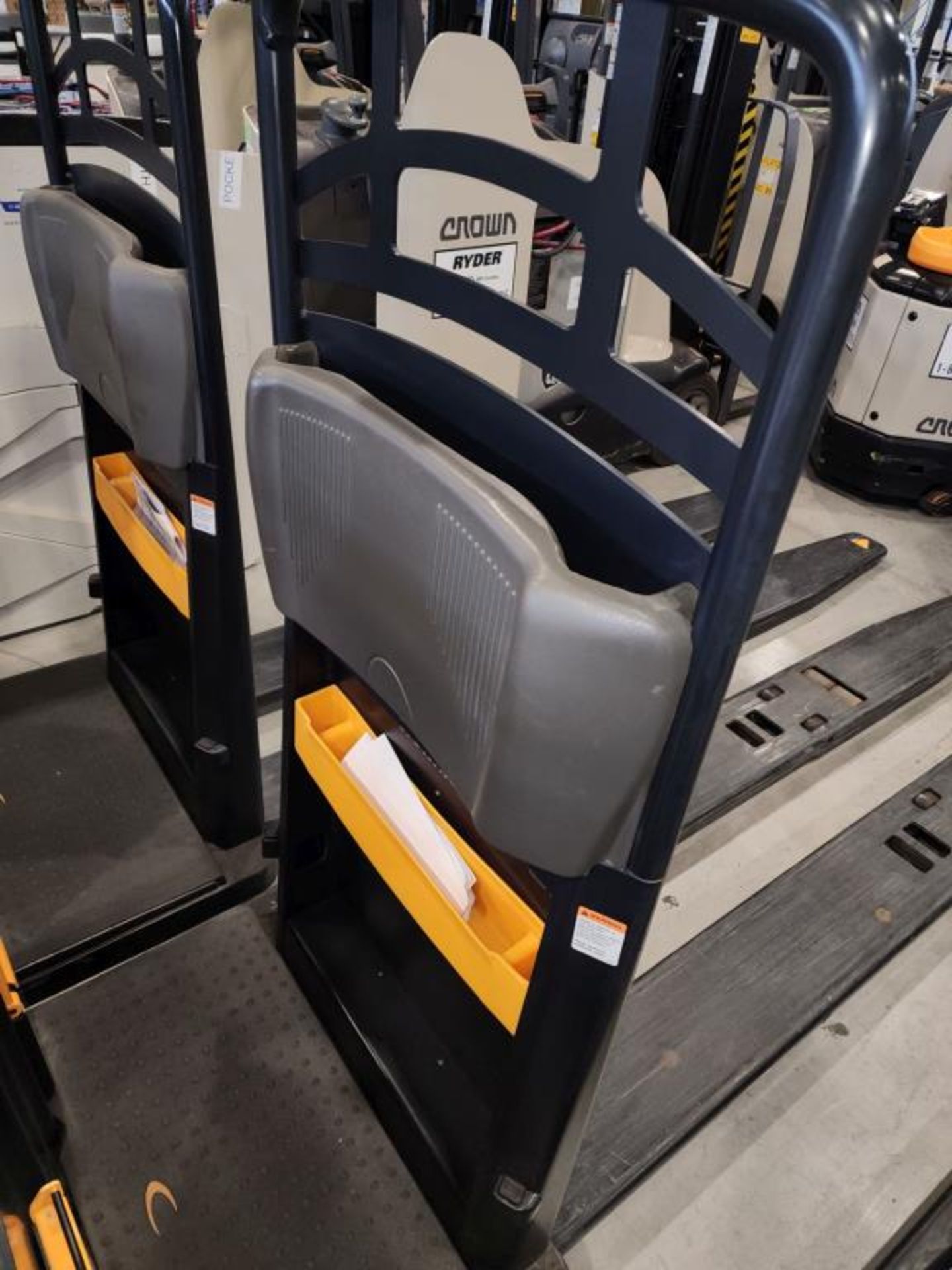 Crown Forklift Truck - Image 13 of 14
