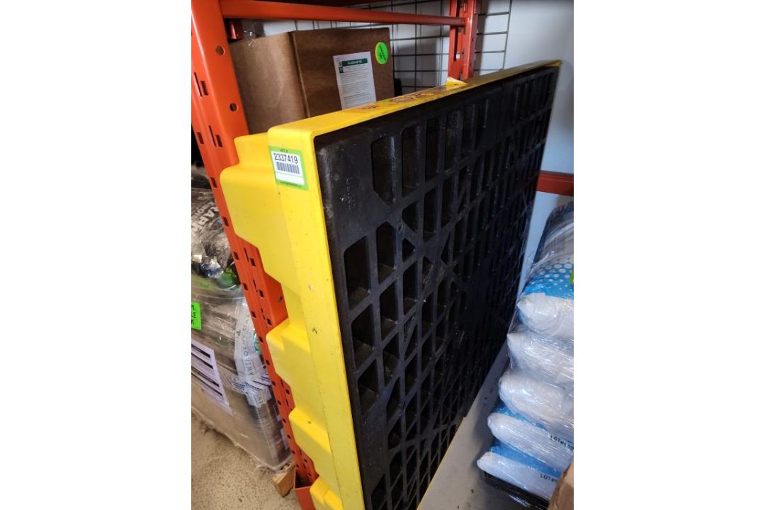 Spill Containment Pallet - Image 1 of 2