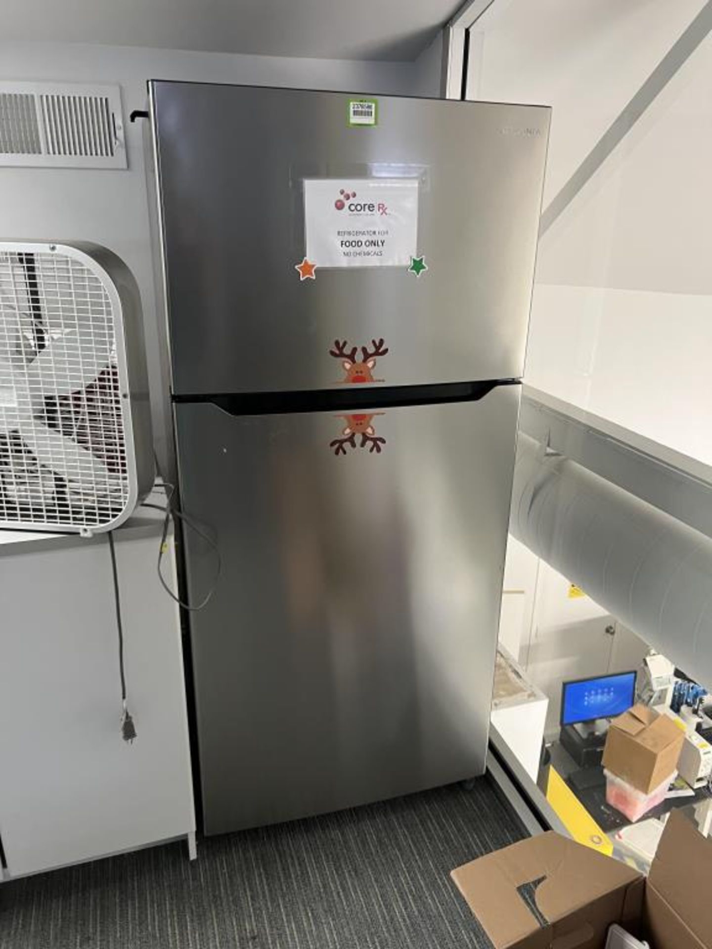 Insignia Refrigerator/ Freezer.