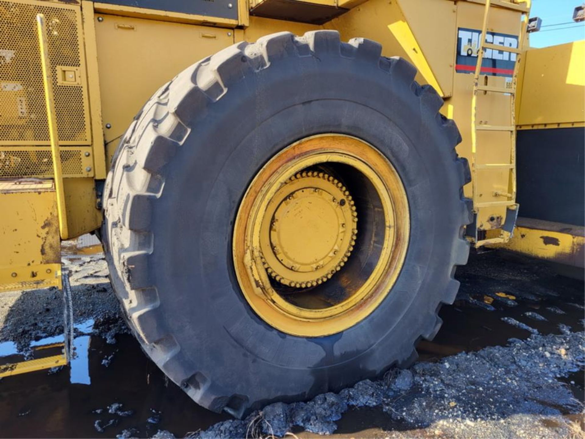 Caterpillar Wheel Dozer - Image 8 of 12