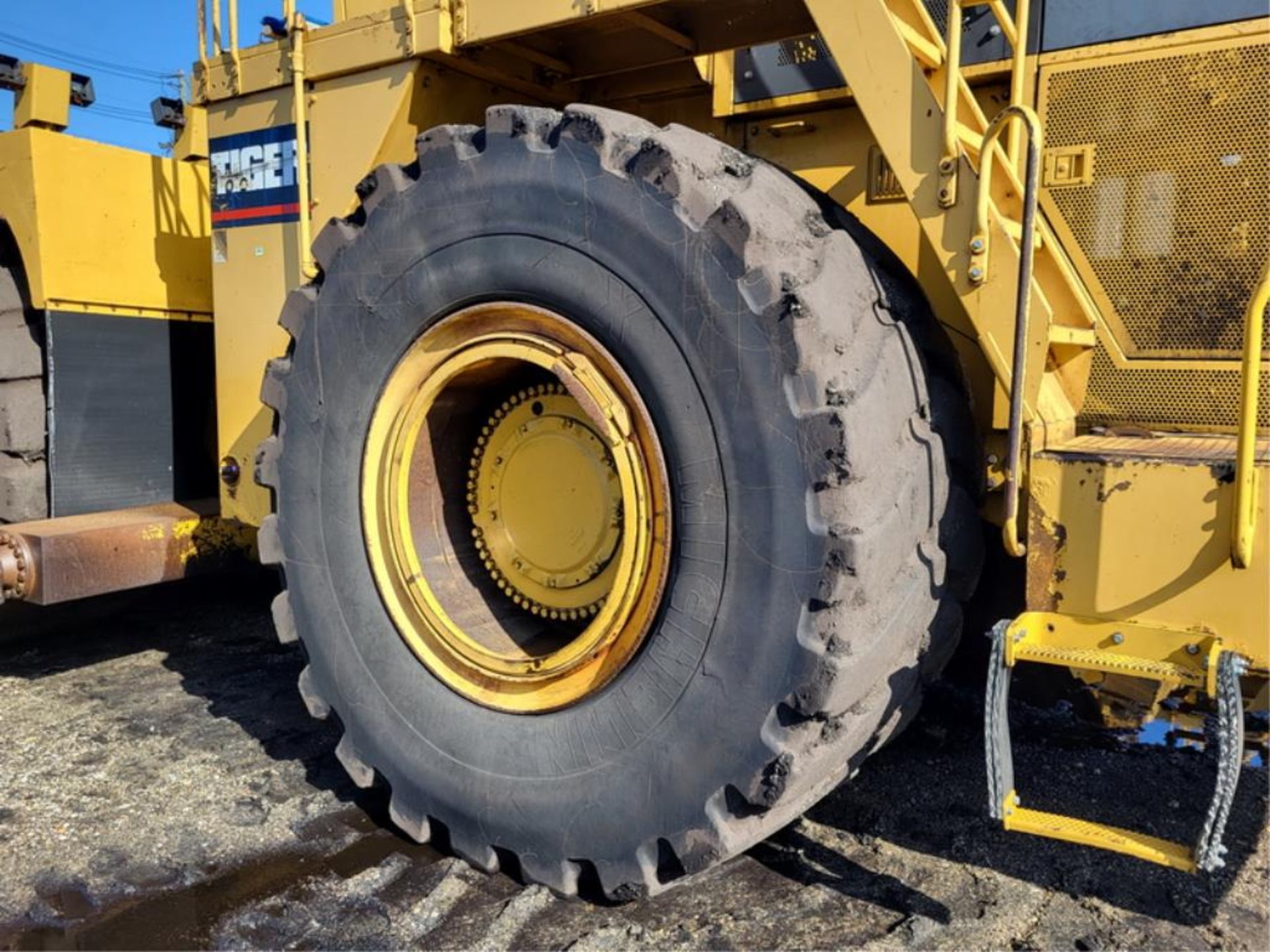 Caterpillar Wheel Dozer - Image 6 of 12