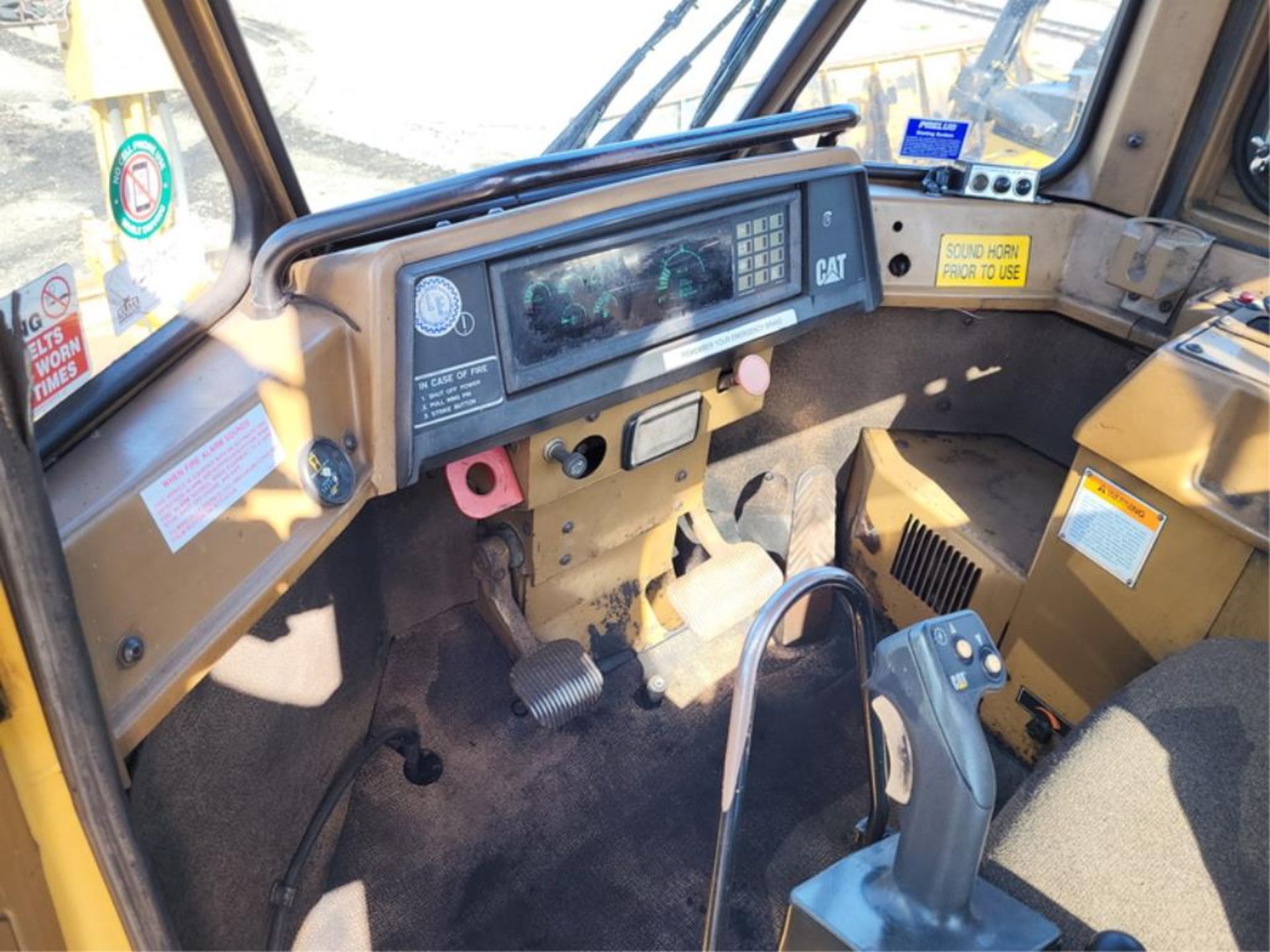 Caterpillar Wheel Dozer - Image 10 of 12