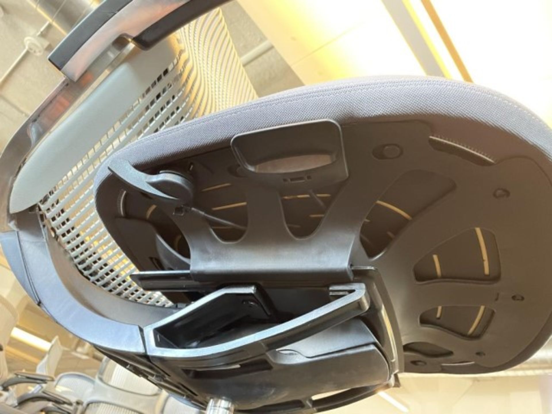 (4) Knoll Generation High Performance Task Chair - Image 5 of 11