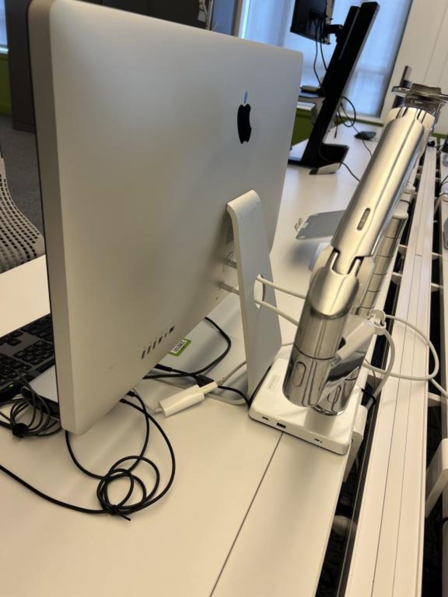 Apple Thunderbolt 27" Monitor - Image 2 of 4