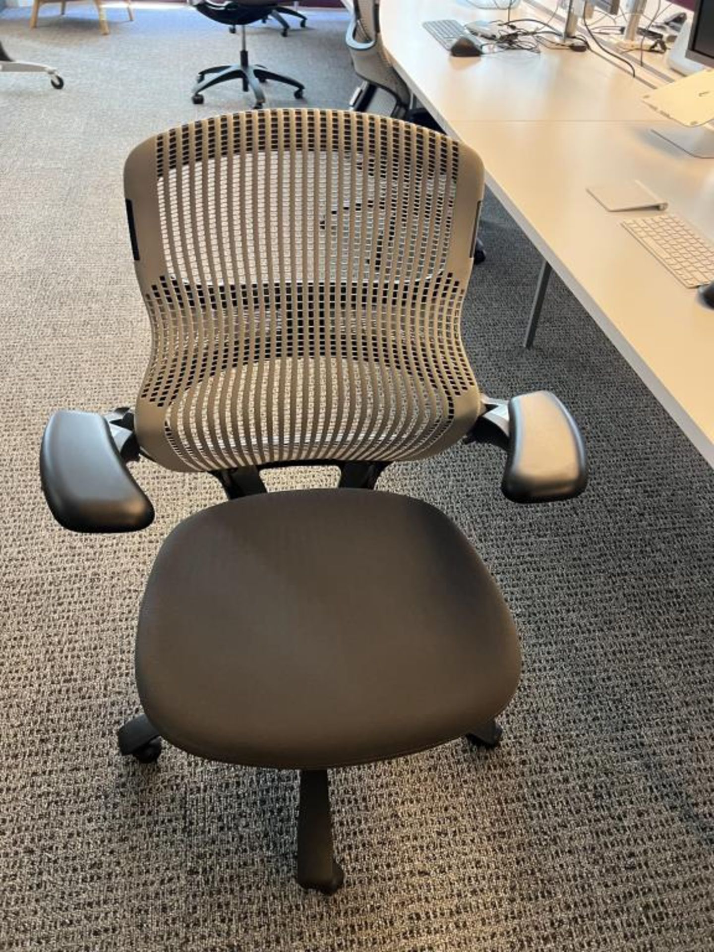 (7qty) Knoll 6/8-Person Work Stations - Image 9 of 11