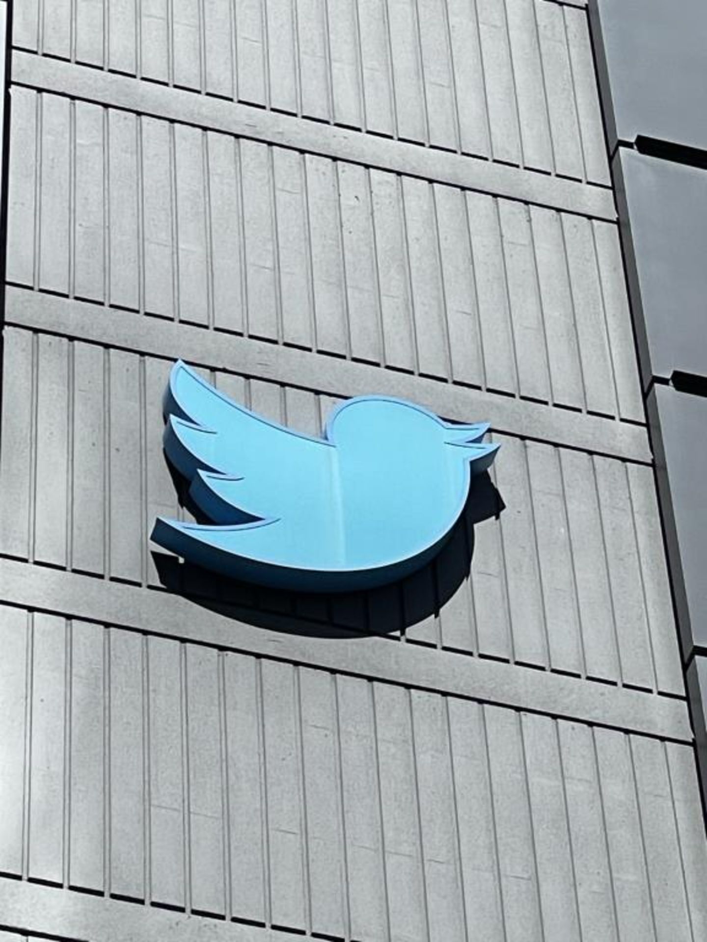Twitter Bird Logo Fascia Sign on 10th St - Image 3 of 4