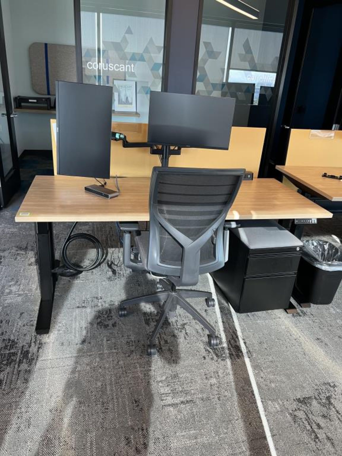 AMQ Height Adjustable Workstation - Image 2 of 9