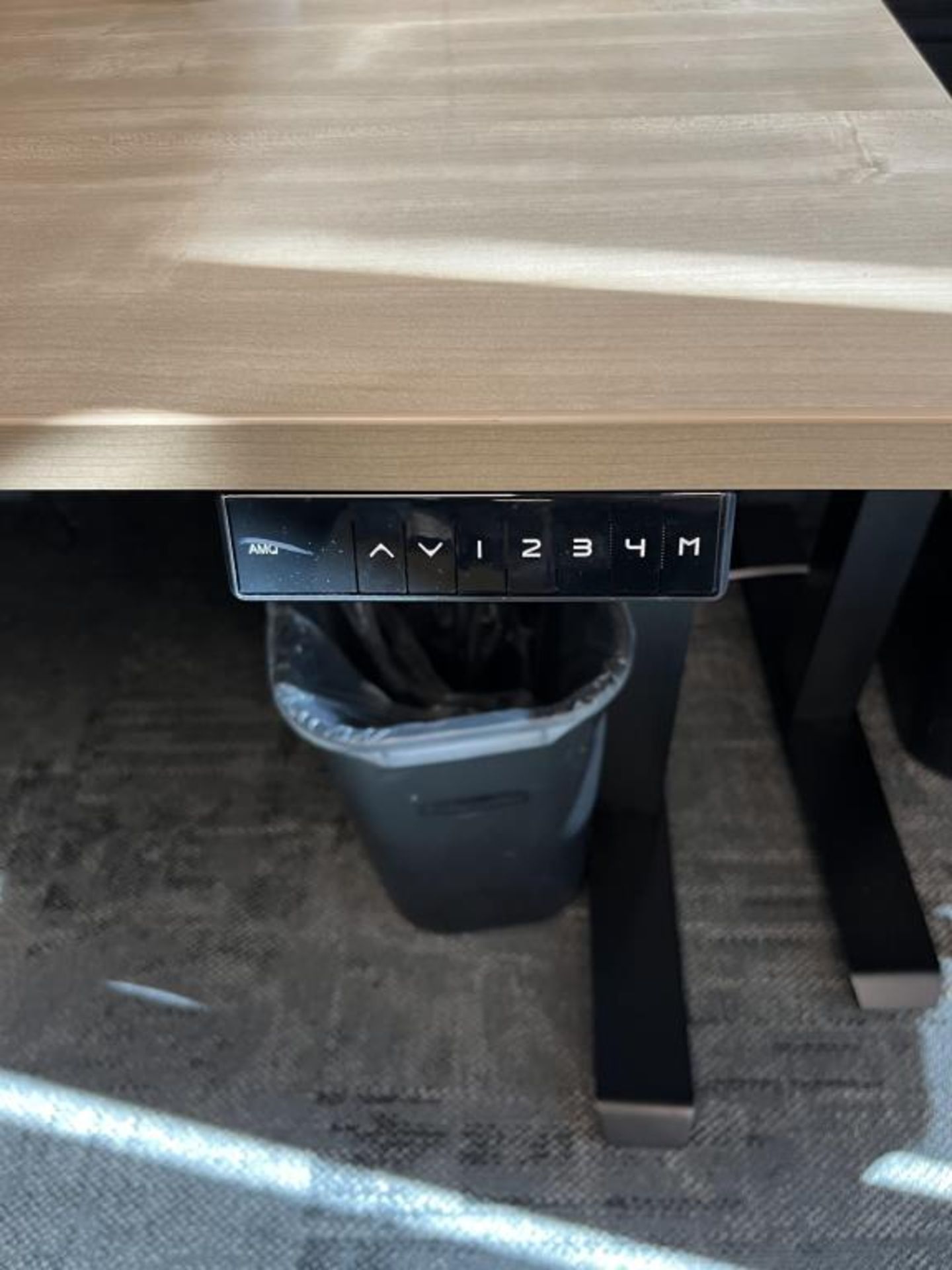AMQ Height Adjustable Workstation - Image 4 of 7