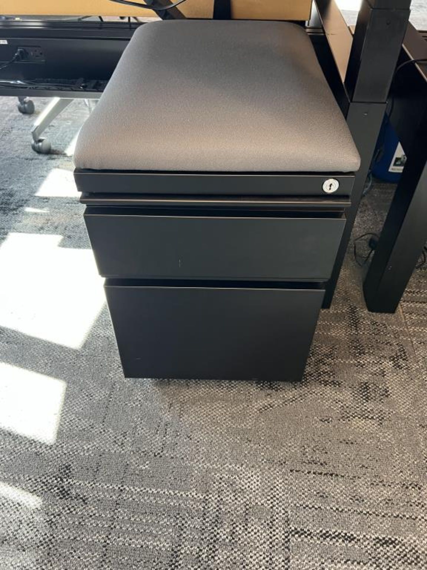 AMQ Open Plan Bench Workstations - Image 13 of 15